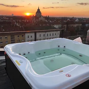  Apartman Noir Hotel- Penthouse Apartman Jacuzzival